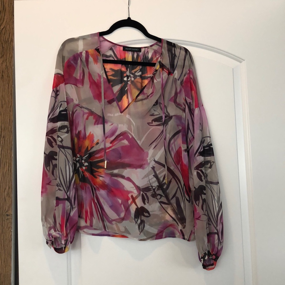 Floral print blouse